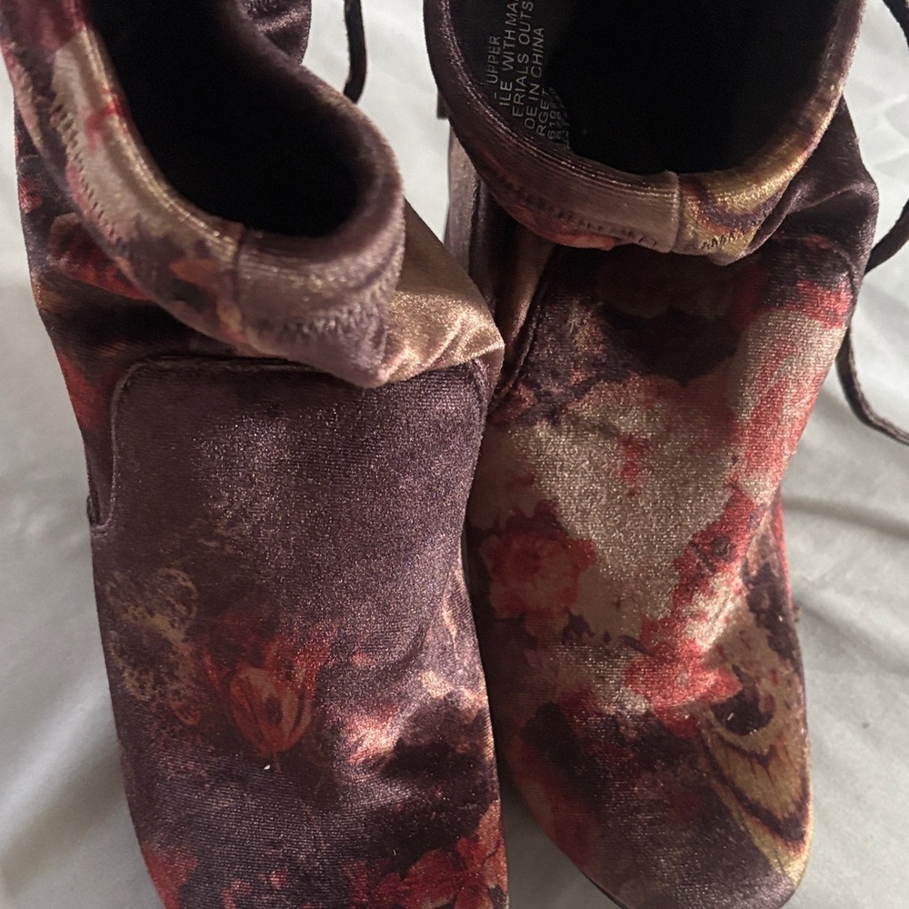 a new day Floral Velvet Ankle Boots - Brown and Red